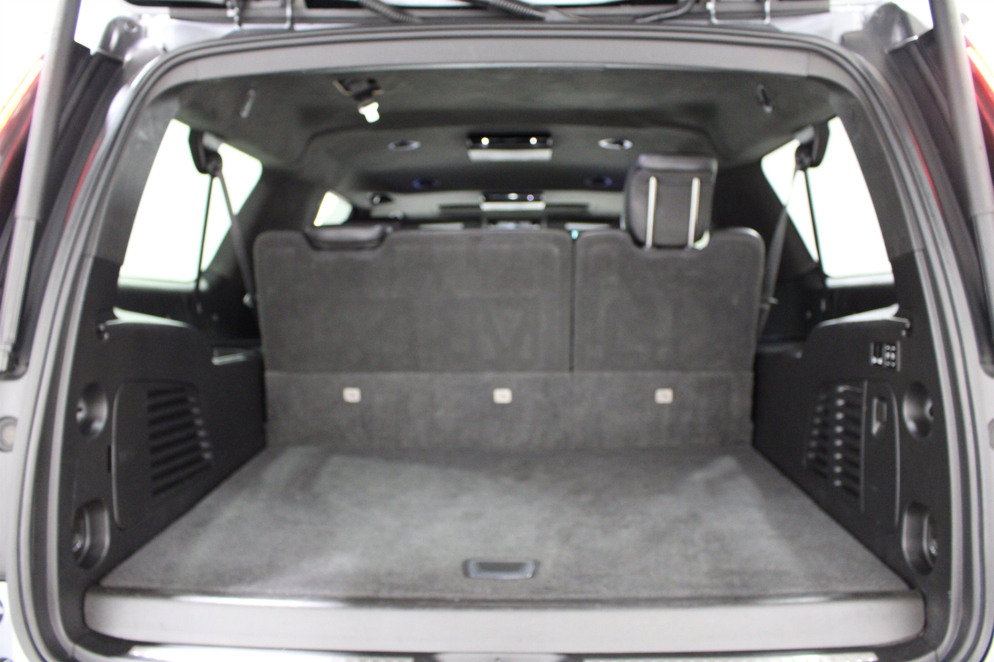 Used 2019 Cadillac Escalade ESV Platinum AWD/4WD image 22