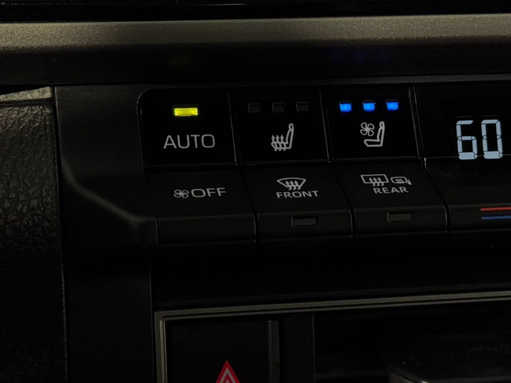 Used 2025 Toyota Camry XSE AWD/4WD image 18