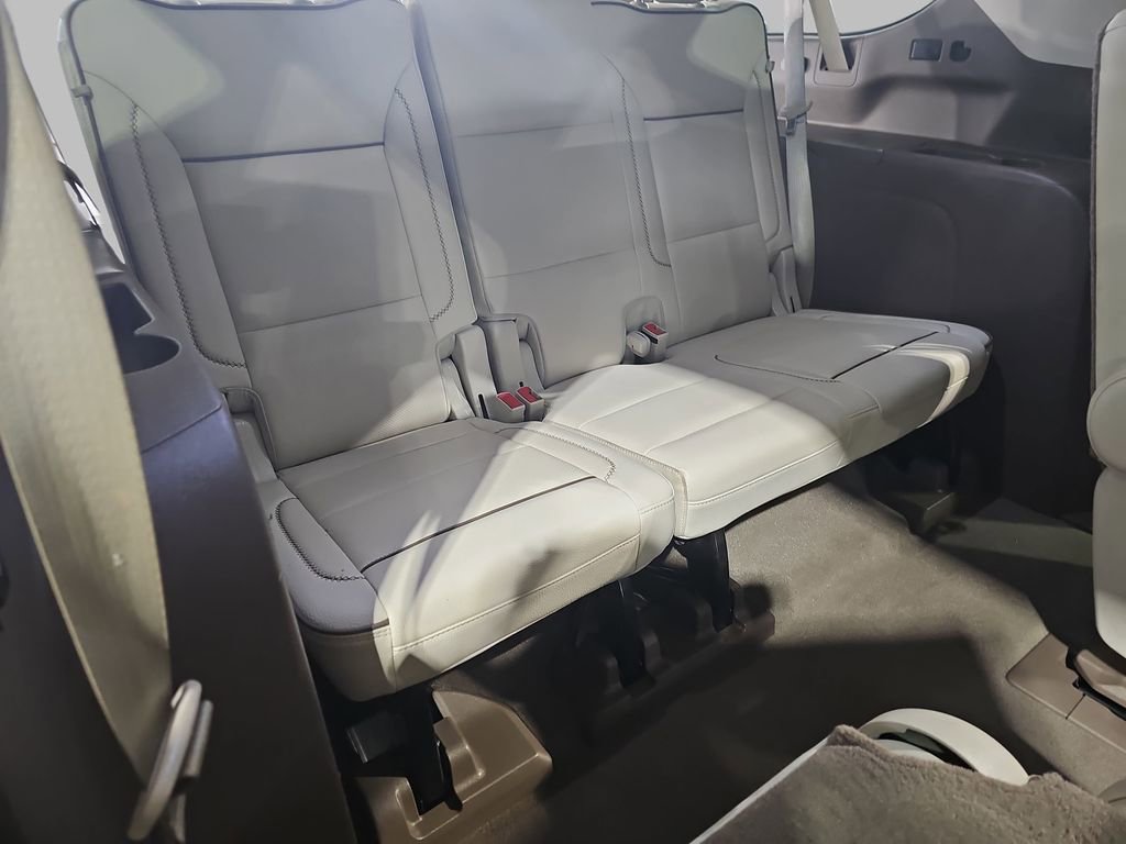 Used 2021 GMC Yukon XL Denali w/ Denali Premium Package image 15