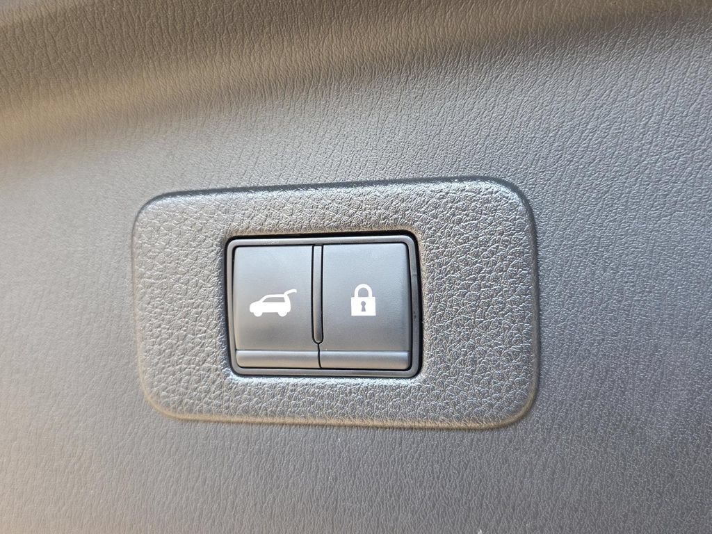 Used 2024 Nissan Armada SL w/ Captain's Chairs Package AWD/4WD image 15