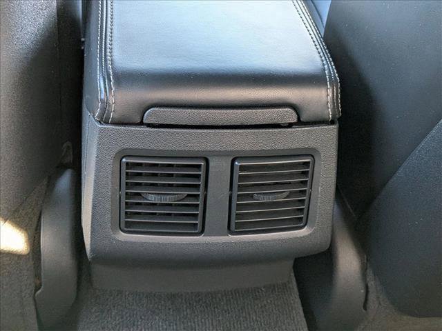 Used 2012 Dodge Challenger R/T RWD image 17