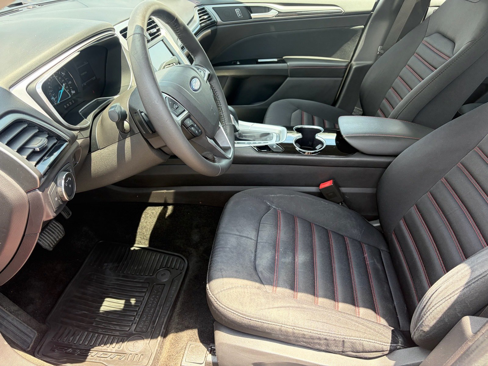 Used 2016 Ford Fusion SE AWD/4WD image 11