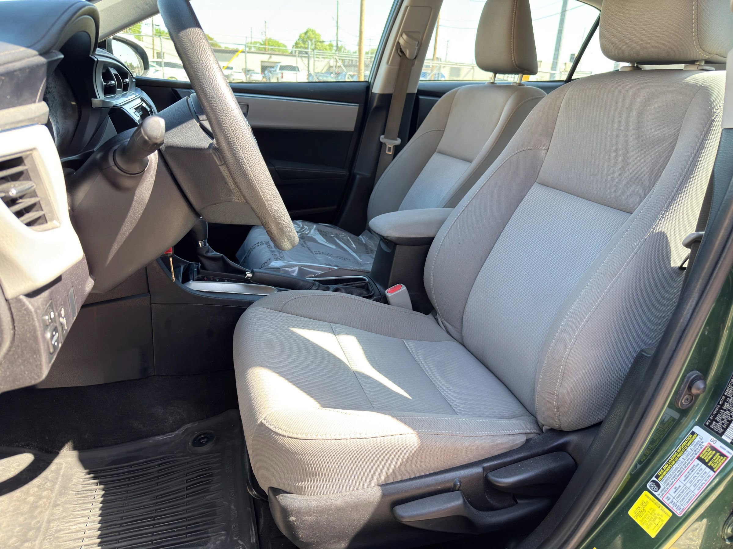 Used 2016 Toyota Corolla LE FWD image 16