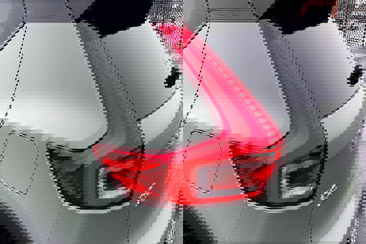 Used 2023 Volvo XC40 Recharge Ultimate image 32