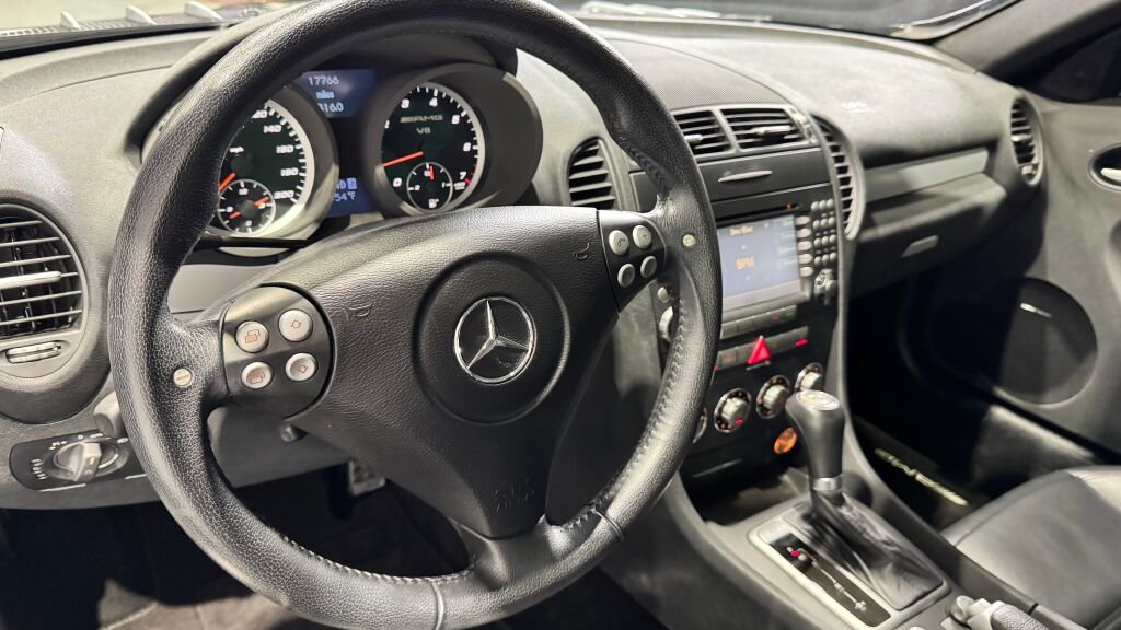Used 2006 Mercedes-Benz SLK 55 AMG image 30