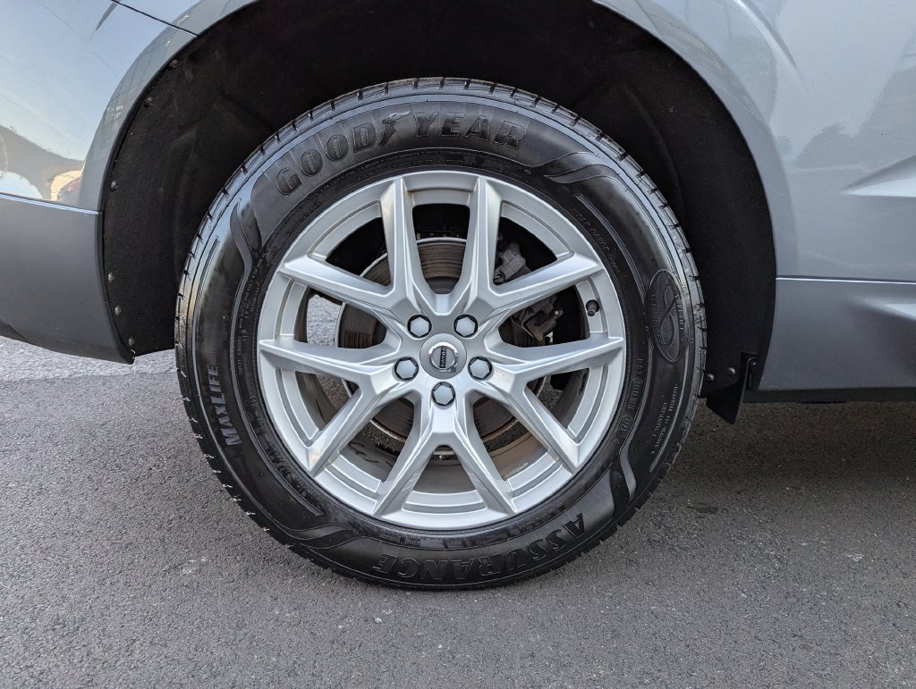 Used 2018 Volvo XC60 T5 Momentum w/ Convenience Package AWD/4WD image 46