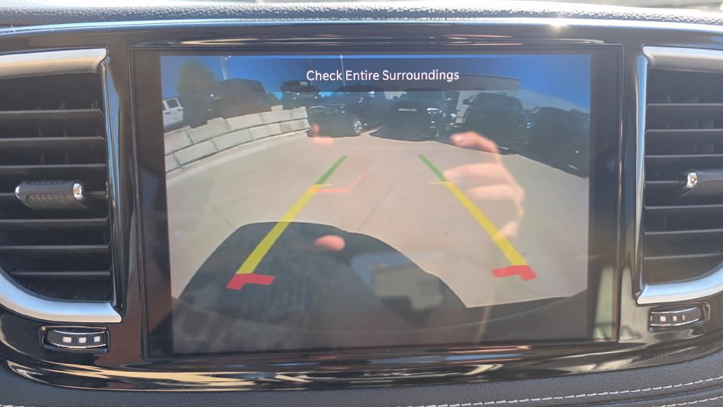 Used 2023 Chrysler Pacifica Limited FWD image 33