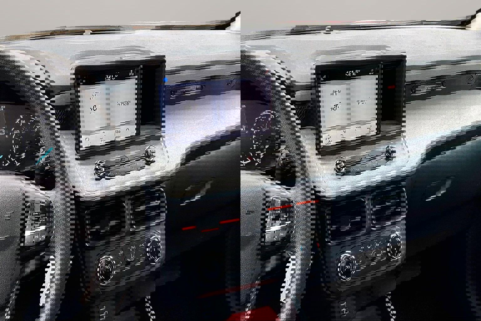 Used 2022 Ford Maverick XLT image 6