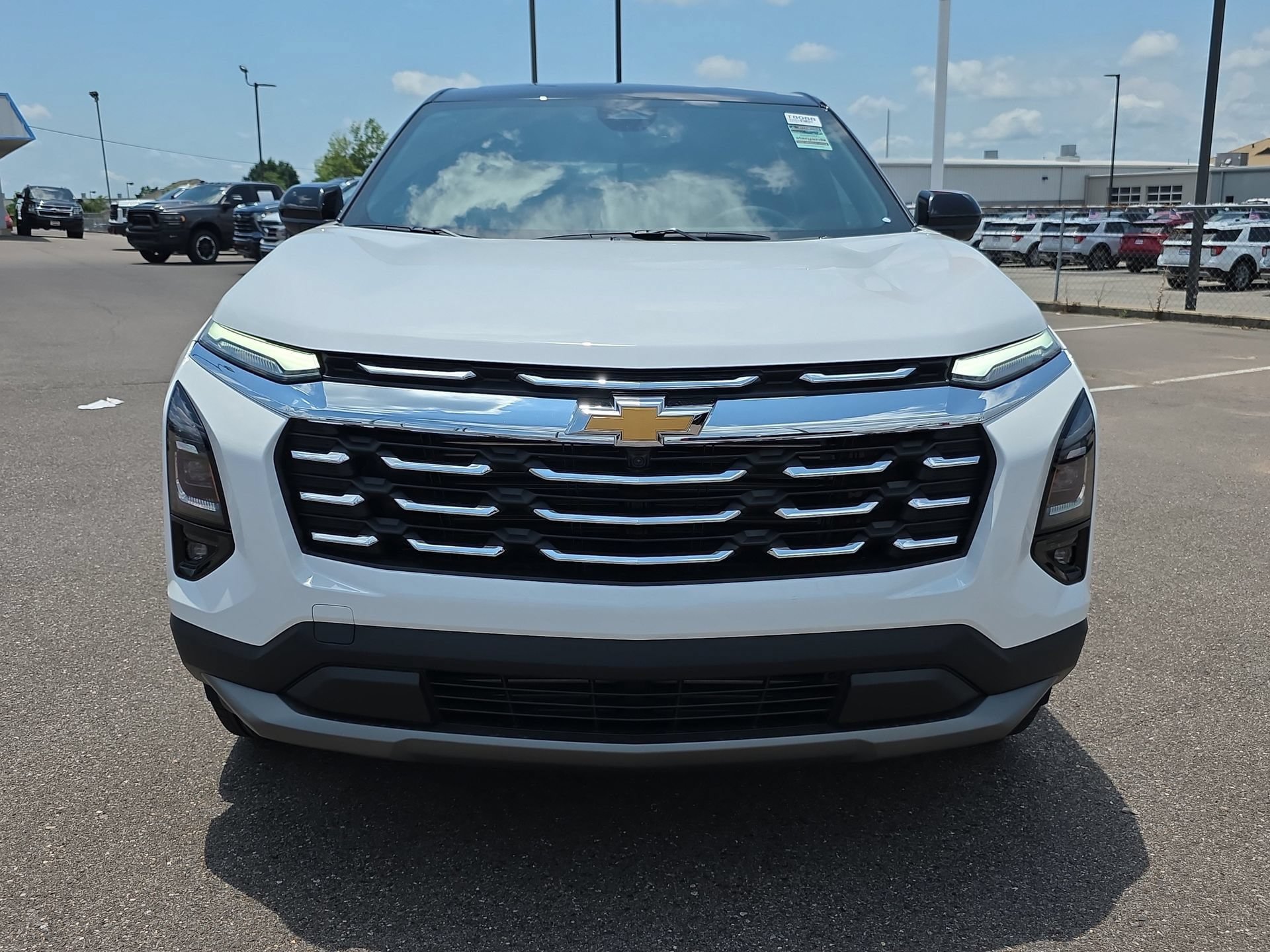 New 2026 Chevrolet Equinox LT w/ Convenience Package II FWD image 8