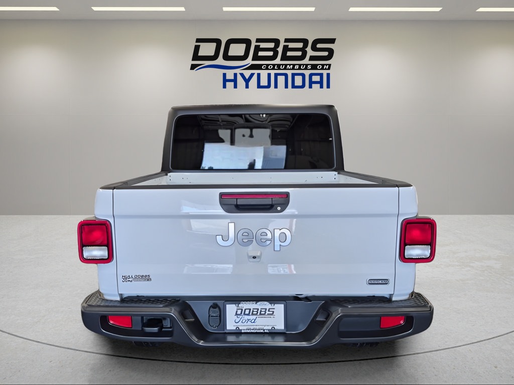 Used 2023 Jeep Gladiator Overland AWD/4WD image 4