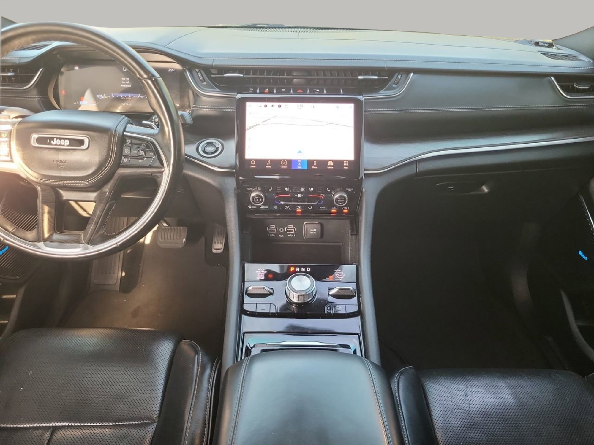 Used 2022 Jeep Grand Cherokee L Overland w/ Luxury Tech Group IV image 14