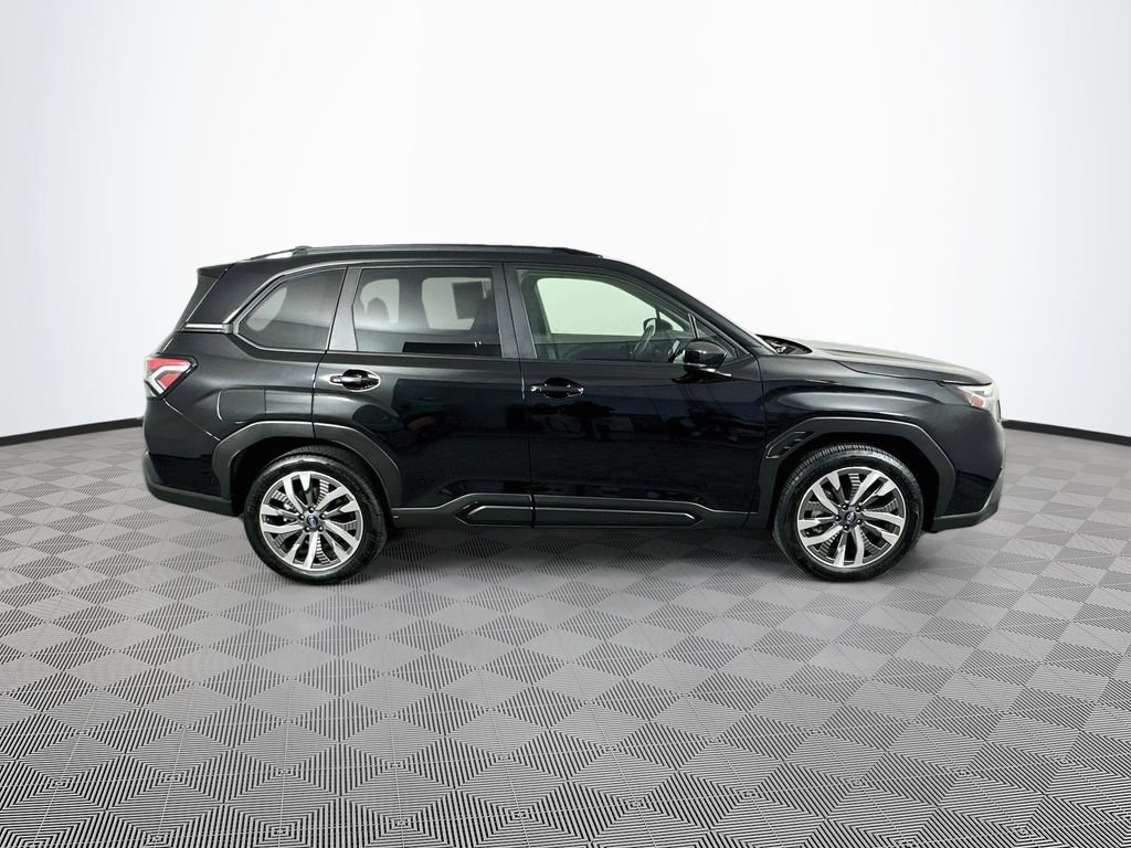 Used 2025 Subaru Forester Touring AWD/4WD image 11