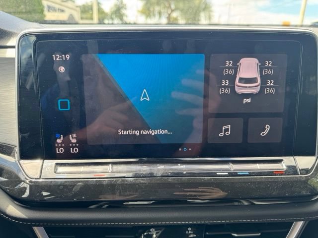Used 2025 Volkswagen Atlas Cross Sport SE FWD image 19