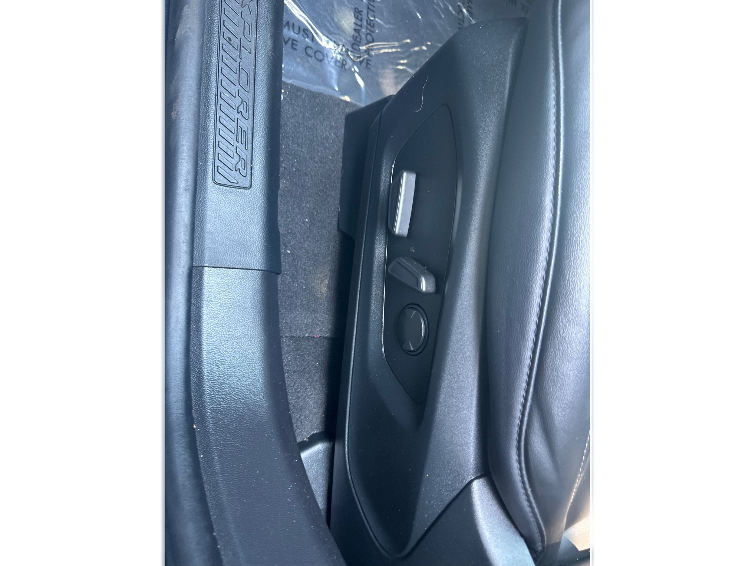 Used 2023 Ford Explorer XLT w/ Equipment Group 202A AWD/4WD image 31