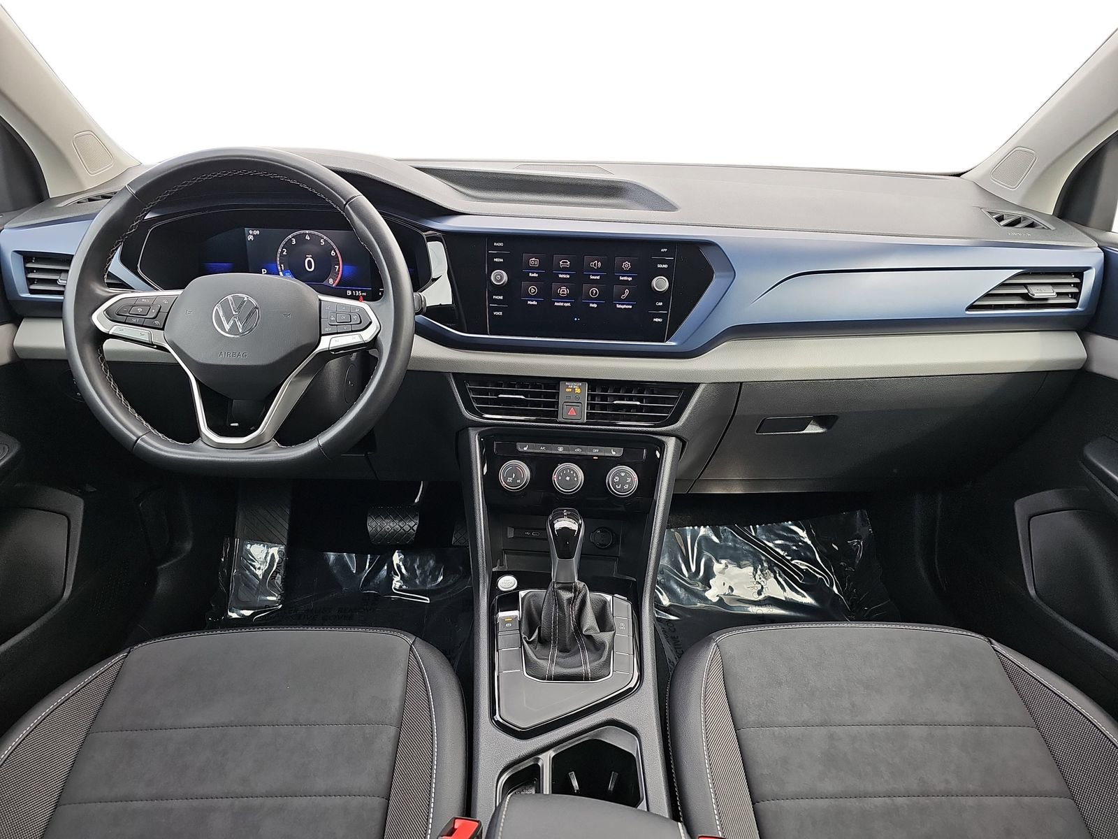 Used 2023 Volkswagen Taos SE FWD image 9