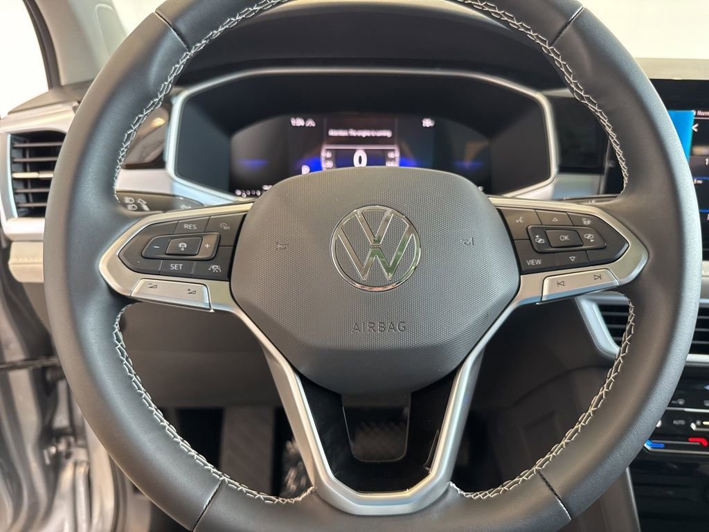 New 2025 Volkswagen Taos SE image 21