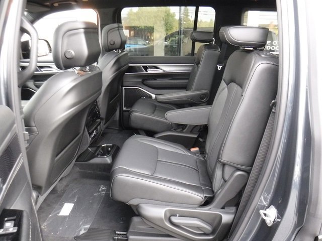 New 2025 Jeep Wagoneer Series II image 43