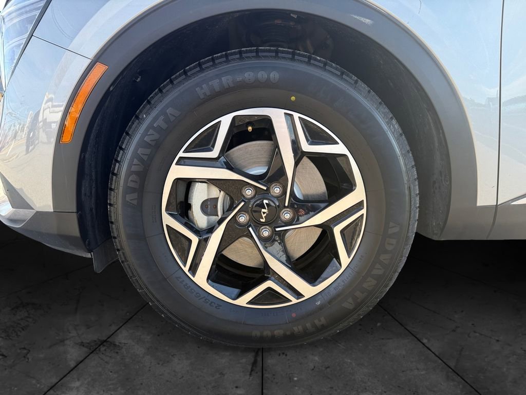 Used 2024 Kia Sportage LX image 14