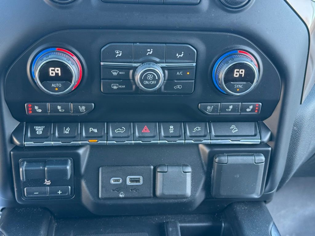 Used 2020 Chevrolet Silverado 2500 High Country w/ Technology Package image 32