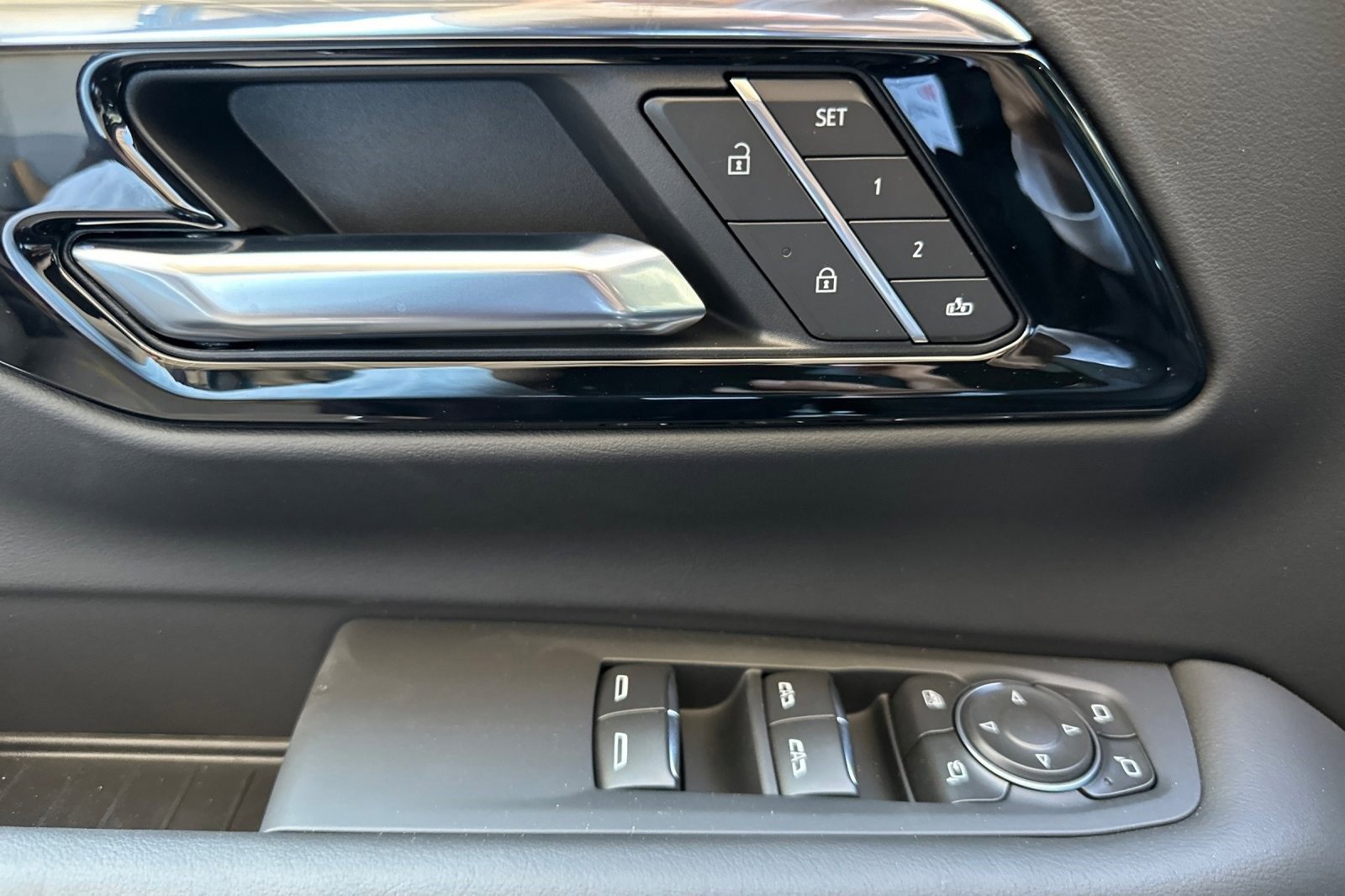 New 2025 Chevrolet Suburban High Country image 11