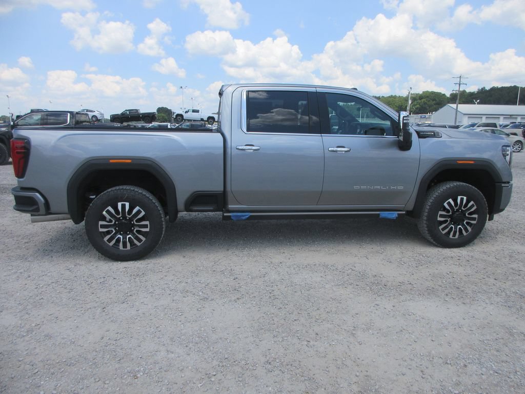 New 2026 GMC Sierra 2500 Denali Ultimate AWD/4WD image 3