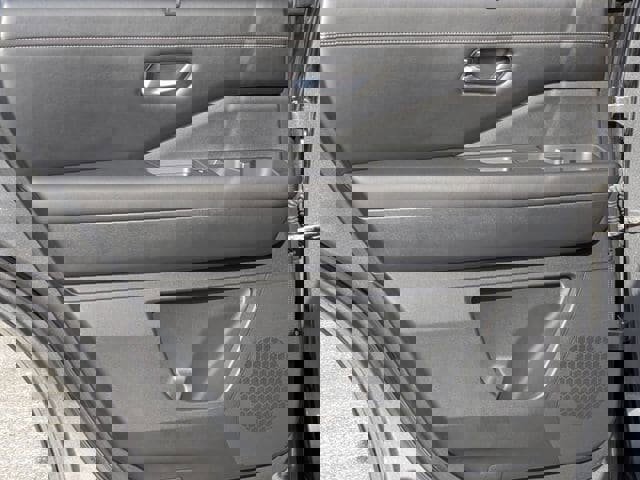 Used 2022 Nissan Pathfinder Platinum w/ Cargo Package image 32