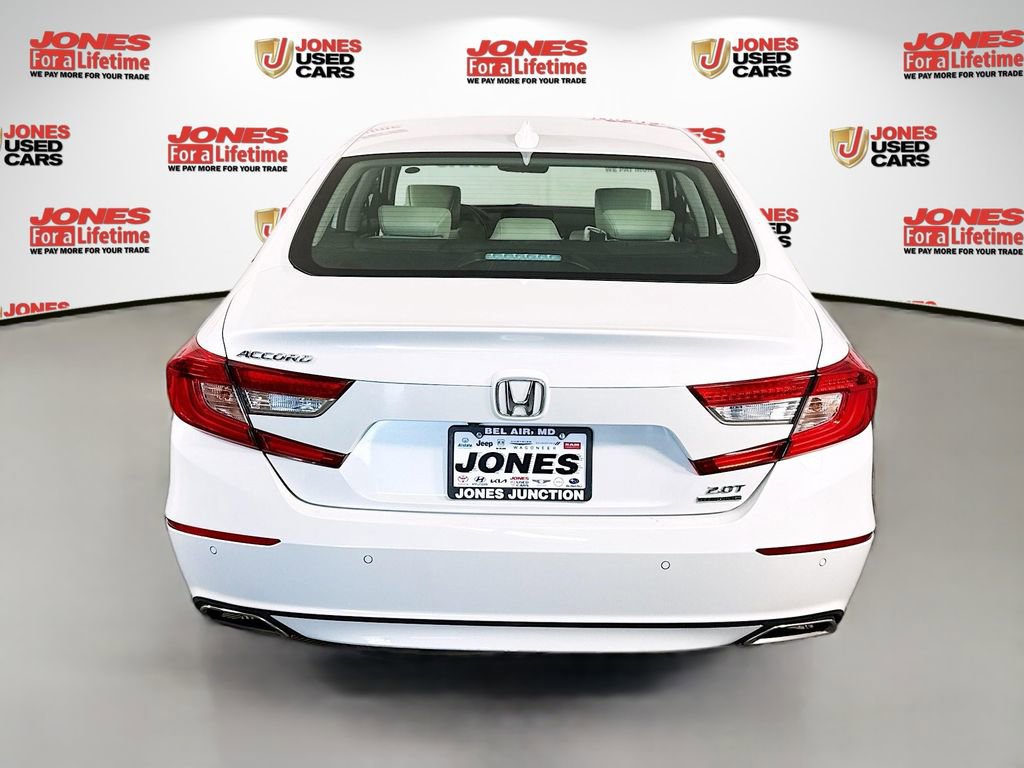Used 2018 Honda Accord Touring image 16