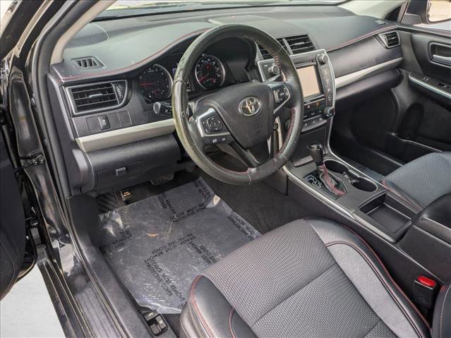 Used 2017 Toyota Camry SE w/ Moonroof Package image 9