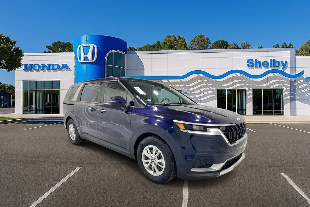 Used 2024 Kia Carnival LX image 2