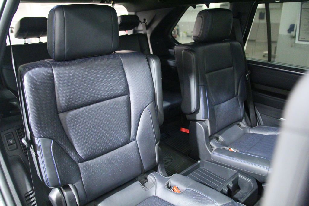 Used 2024 Toyota Sequoia Platinum AWD/4WD image 25