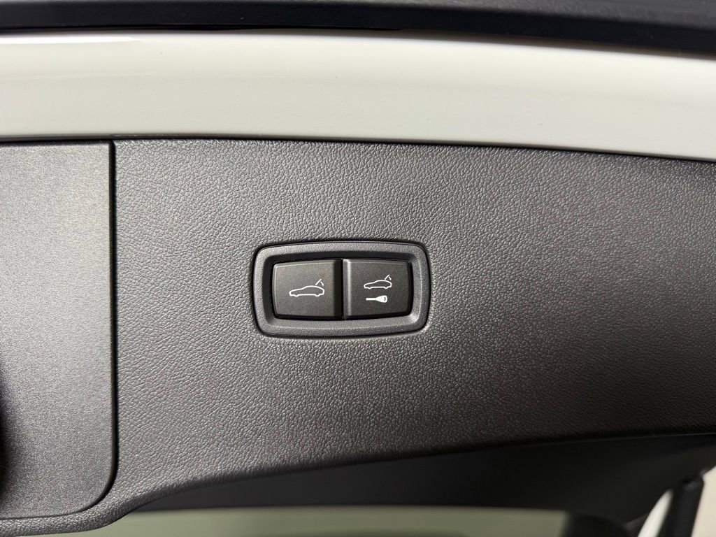 Certified 2025 Porsche Cayenne Coupe image 18