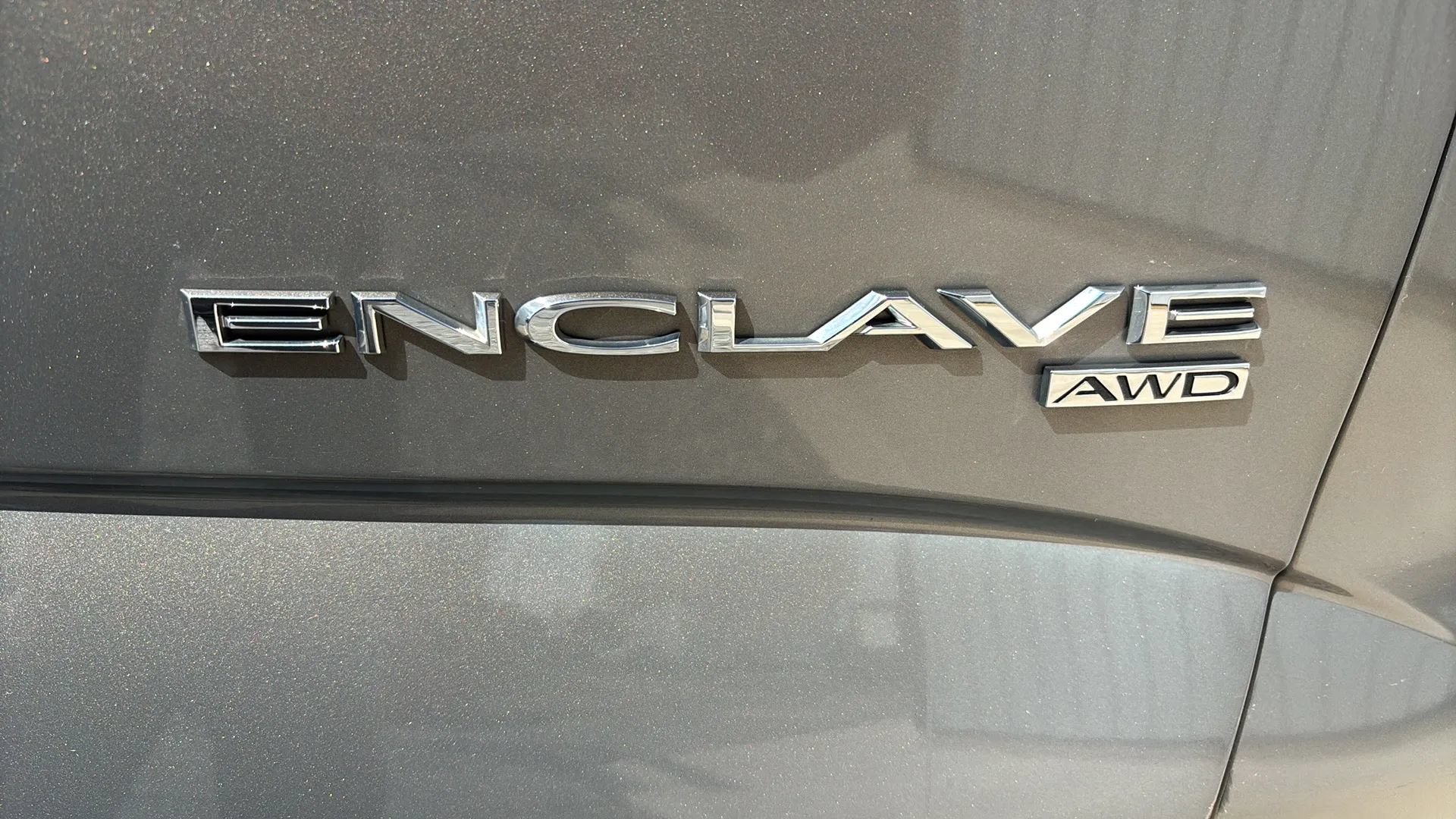 Used 2018 Buick Enclave Essence AWD/4WD image 6