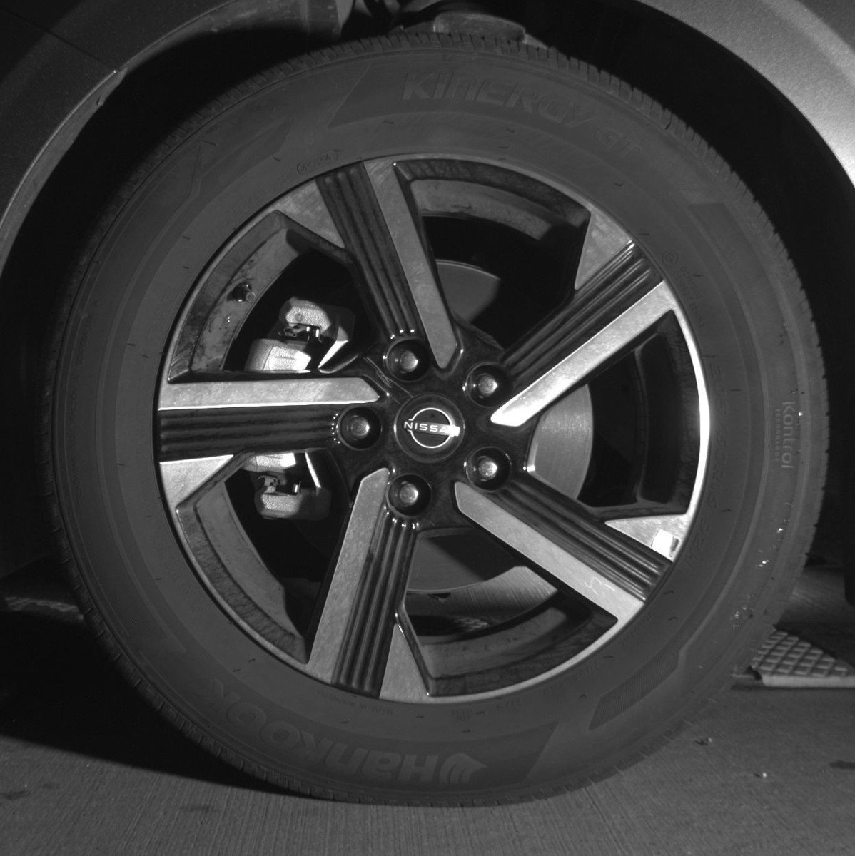 Used 2025 Nissan Sentra SV image 12