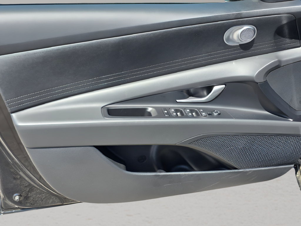 New 2026 Hyundai Elantra SE FWD image 12