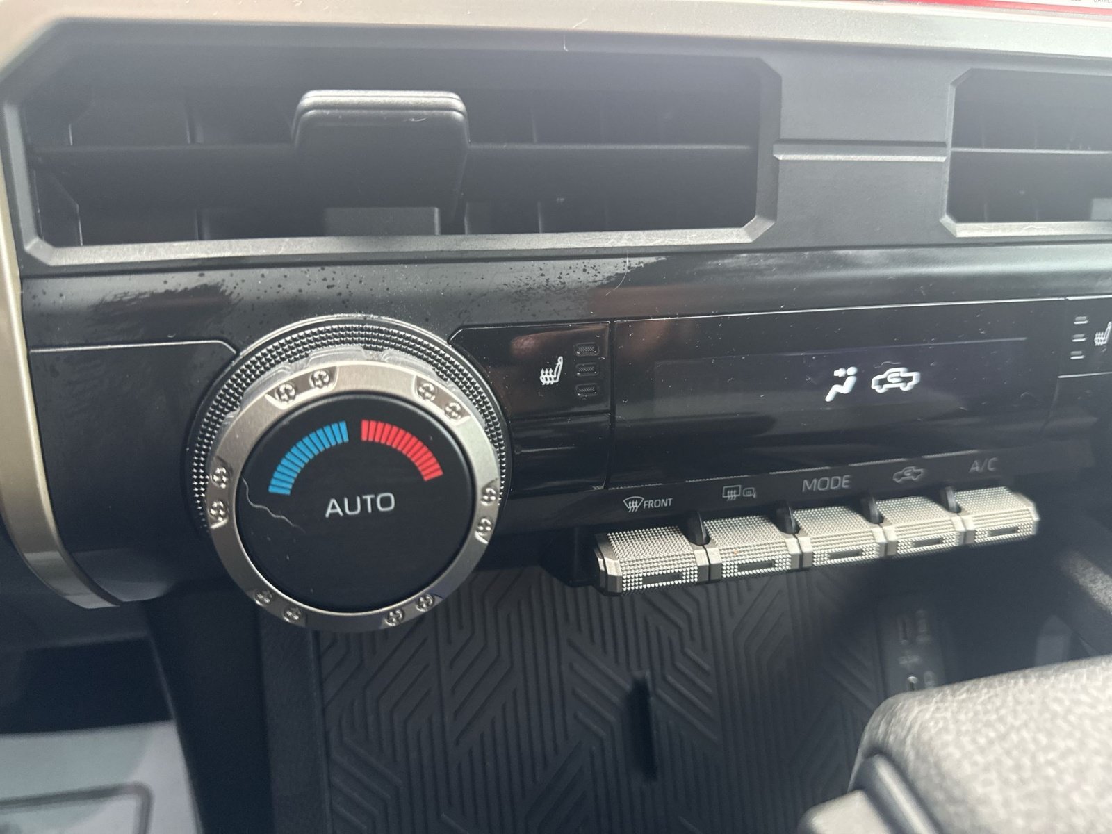 Used 2025 Toyota Tacoma TRD Off-Road AWD/4WD image 39