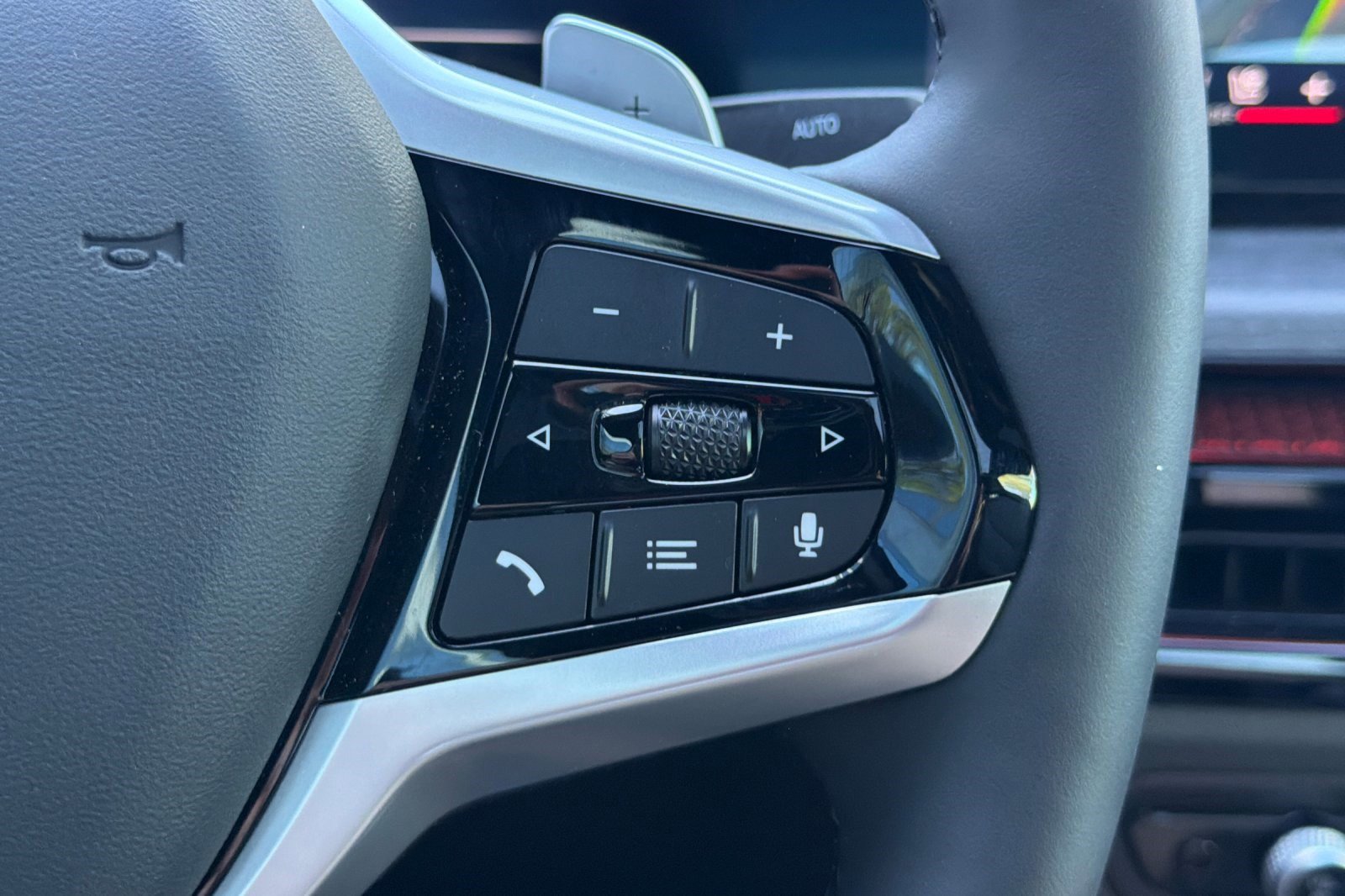 Used 2025 BMW 230i Coupe image 32