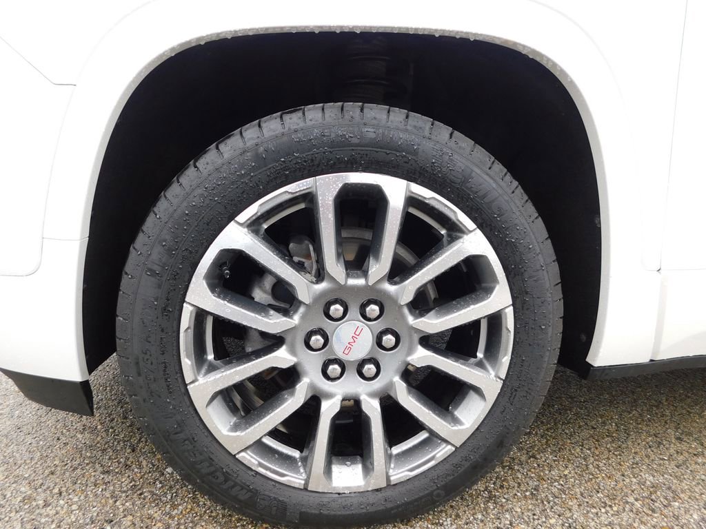 Used 2023 GMC Acadia Denali w/ Denali Technology Package AWD/4WD image 10