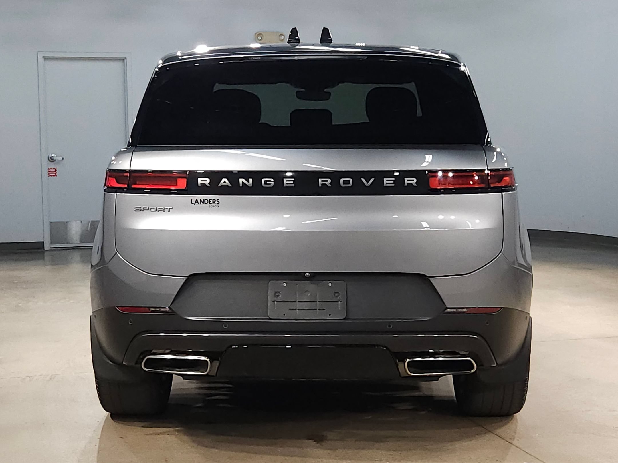 Used 2024 Land Rover Range Rover Sport SE AWD/4WD image 6