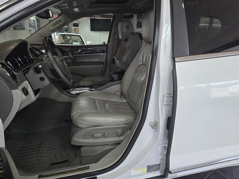 Used 2016 Buick Enclave Premium w/ Experience Buick Package FWD image 9
