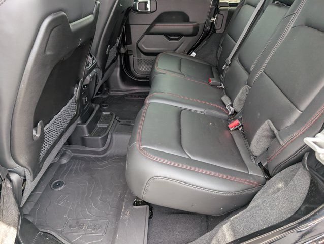 Used 2026 Jeep Wrangler Unlimited Rubicon AWD/4WD image 31