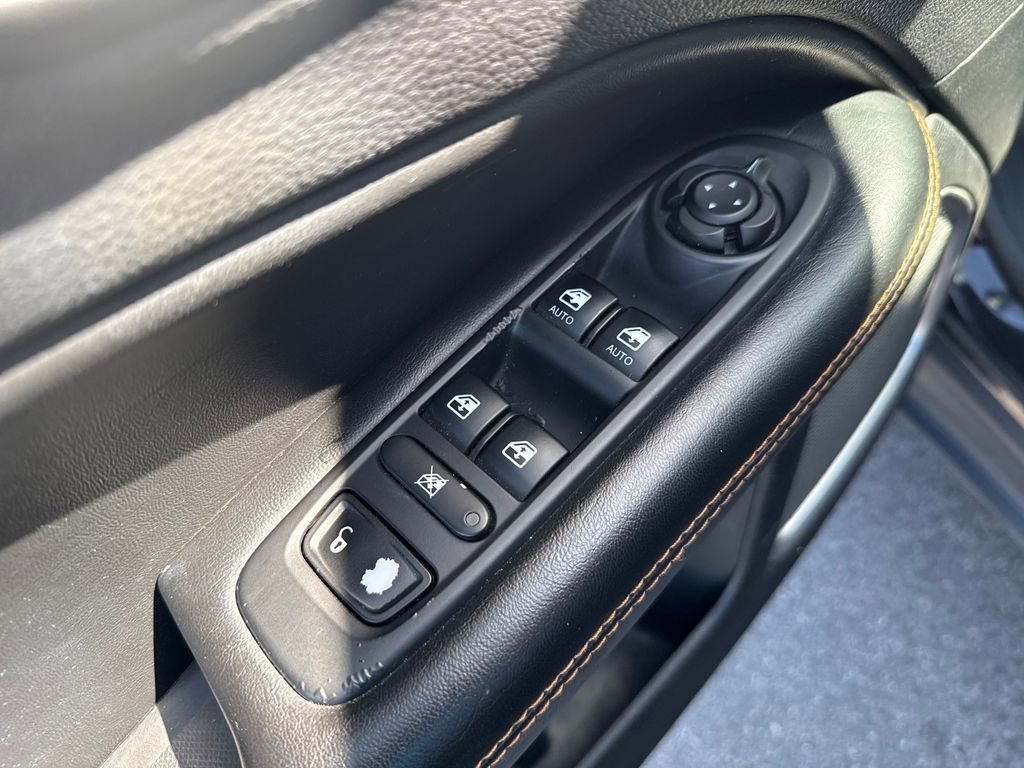 Used 2018 Jeep Compass Limited w/ Navigation Group image 18