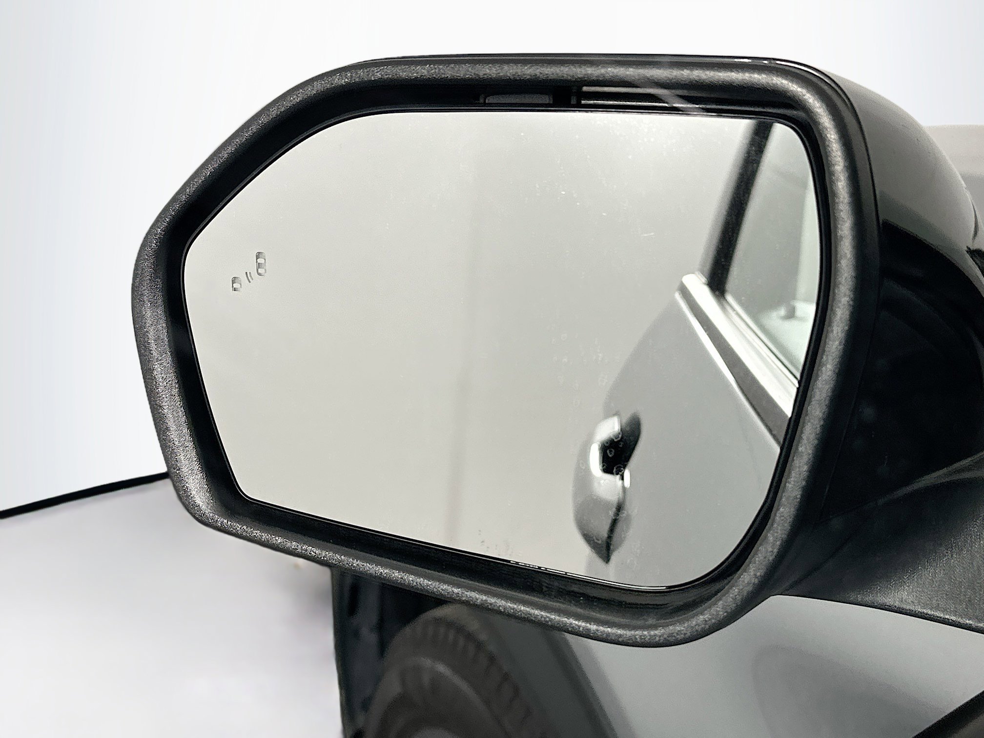 Used 2022 Ford Explorer XLT w/ Equipment Group 202A image 16