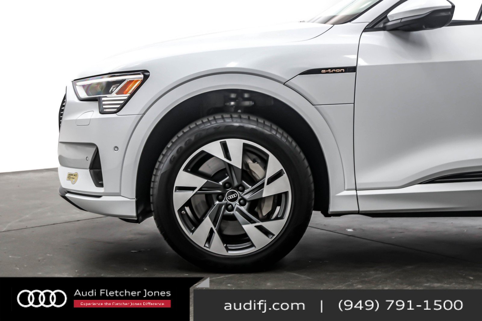 Used 2022 Audi e-tron Premium w/ Convenience Plus Package image 10