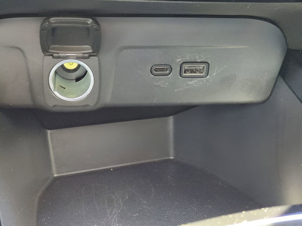 Used 2025 Chevrolet Trax LT w/ LT Convenience Package image 20