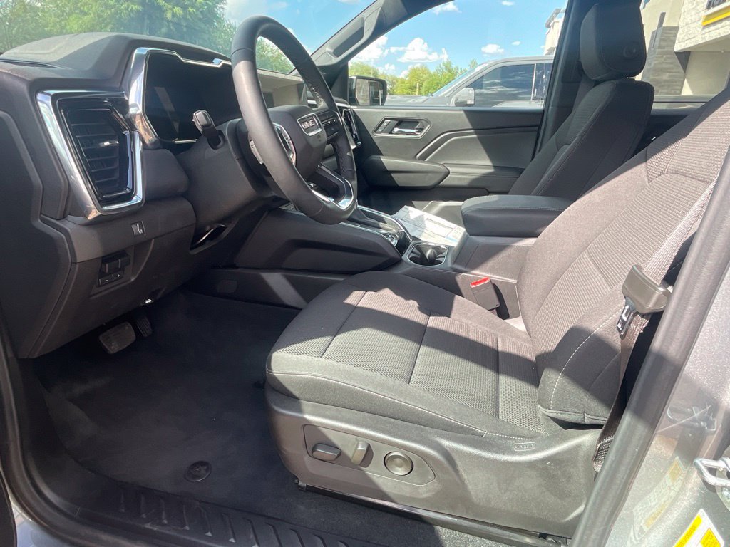 Used 2025 GMC Canyon Elevation w/ Convenience Package RWD image 25