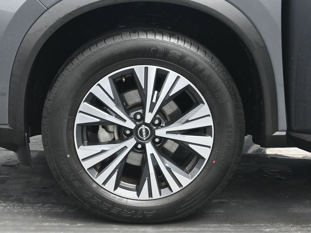 Used 2023 Nissan Rogue SV image 35