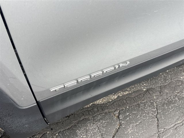 Used 2024 GMC Terrain SLE w/ Driver Convenience Package FWD image 29