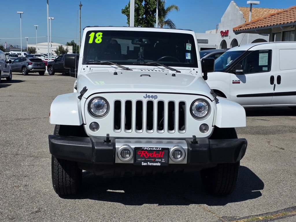 Used 2018 Jeep Wrangler Sahara w/ Connectivity Group AWD/4WD image 2