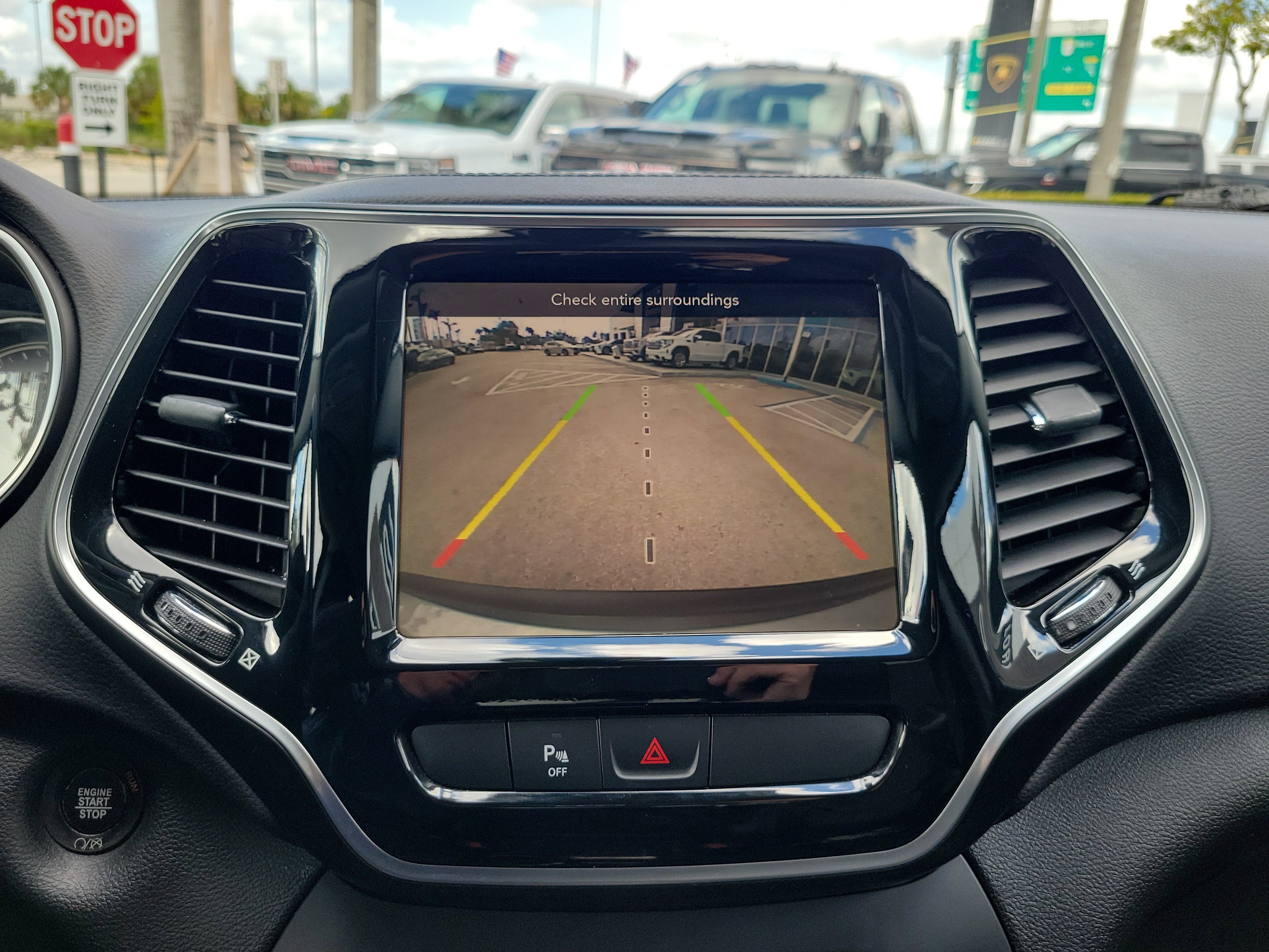 Used 2019 Jeep Cherokee Limited FWD image 10