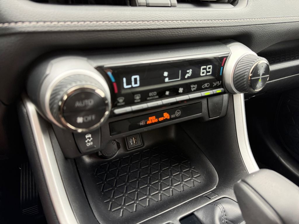 Certified 2024 Toyota RAV4 LE AWD/4WD image 36
